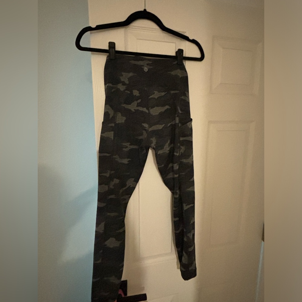 Athleta XS 7/8 Elation Camo Leggings never worn/ washed  without tags